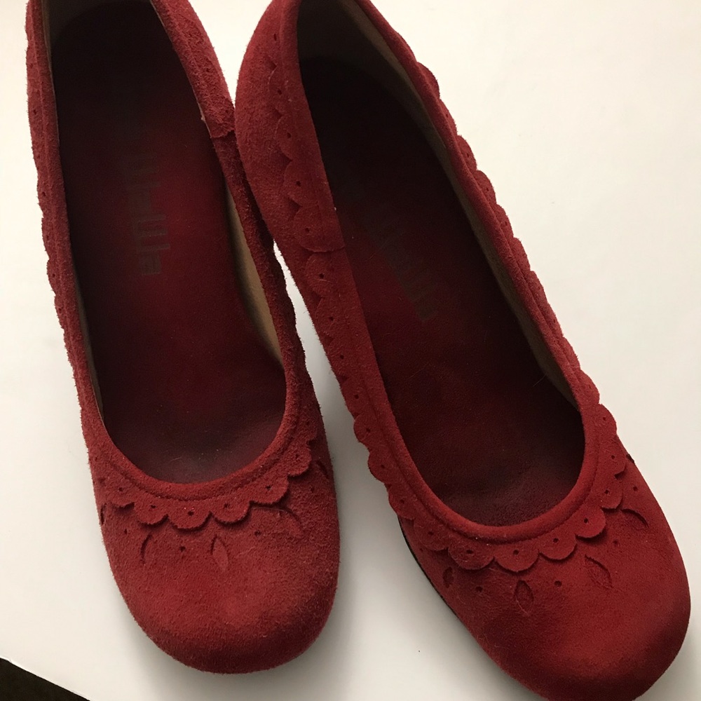 Gorgeous red heels